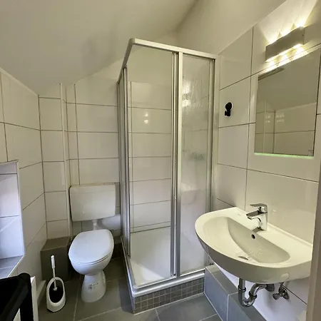 Sonnenblume Monteurwohnung Ferienwohnung Daire Duisburg