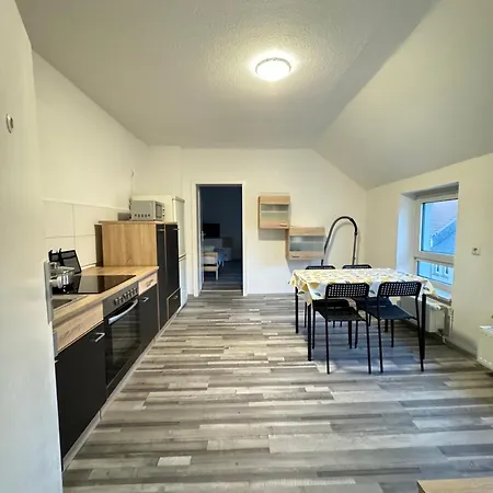 Sonnenblume Monteurwohnung Ferienwohnung *