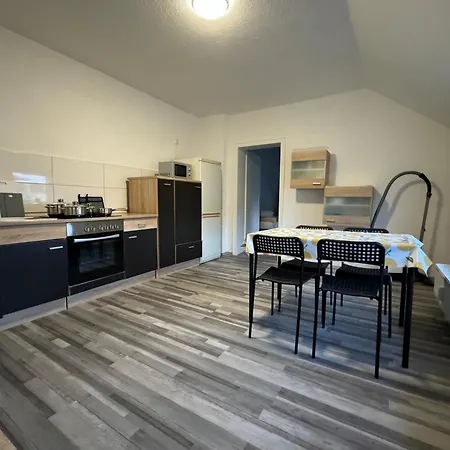 Sonnenblume Monteurwohnung Ferienwohnung *